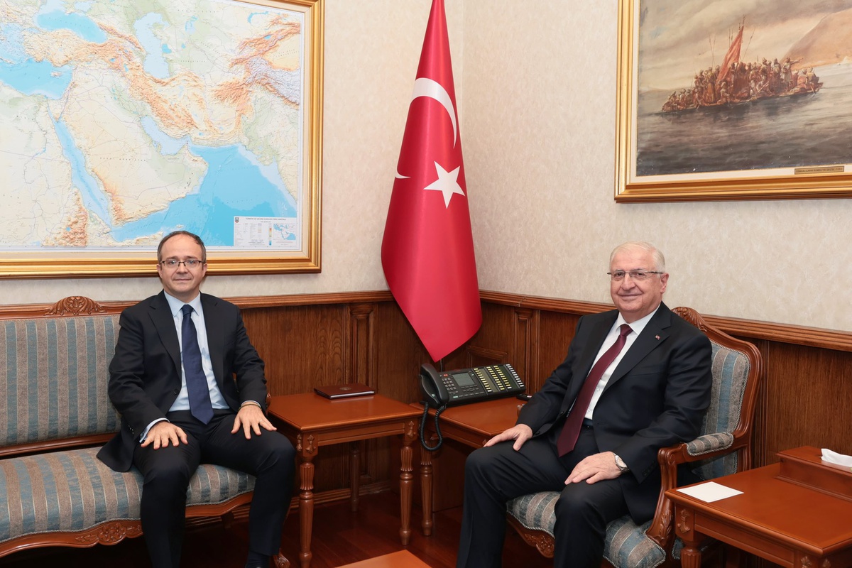 MSB, Bakan Güler\'in Hartum Büyükelçisi olarak atanan Oba\'yı kabul ettiğini bildirdi