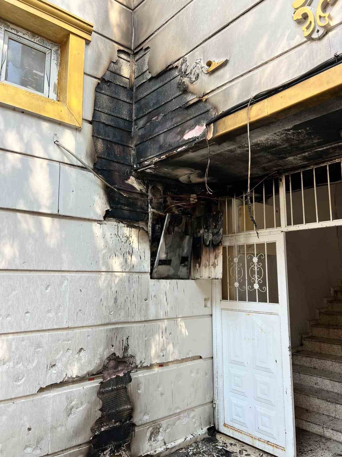 Osmaniye Düziçi\'de düğün salonunun elektrik kabloları tutuştu, panoda patlama yaşandı