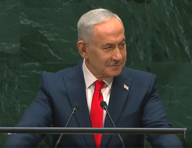 Protestoların gölgesinde konuşan Netanyahu salondan ayrılanları hedef aldı: Ahlaki korkaklar
