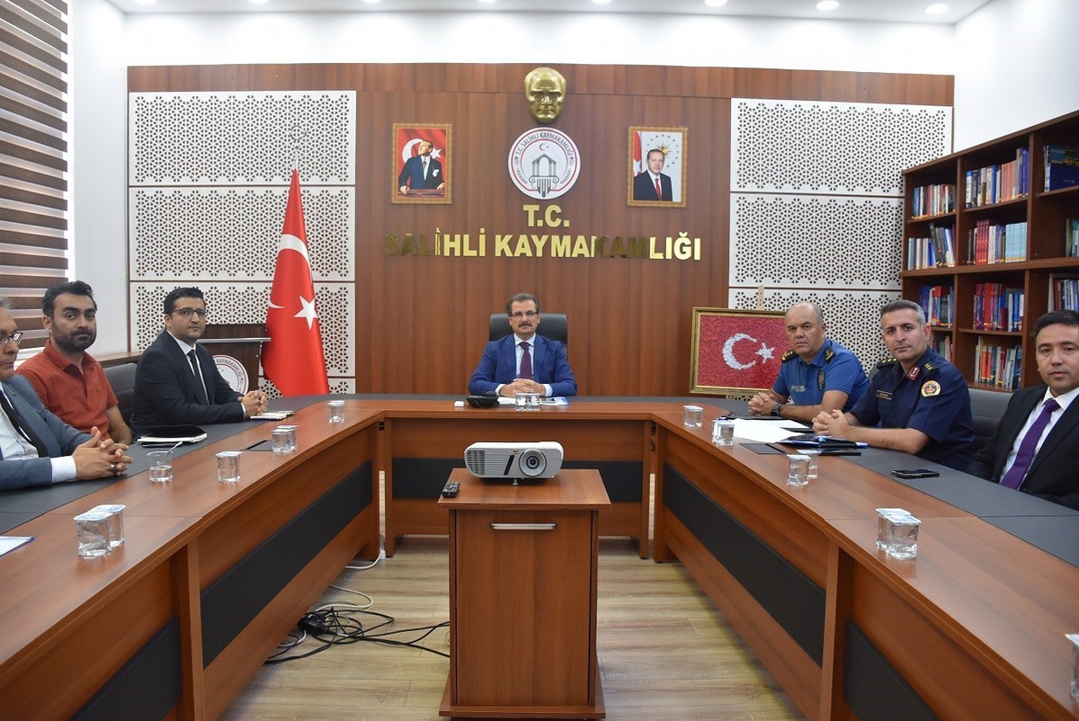 Salihli\'de yeni akademik yıl öncesi kampüs ve yurt güvenliği görüşüldü