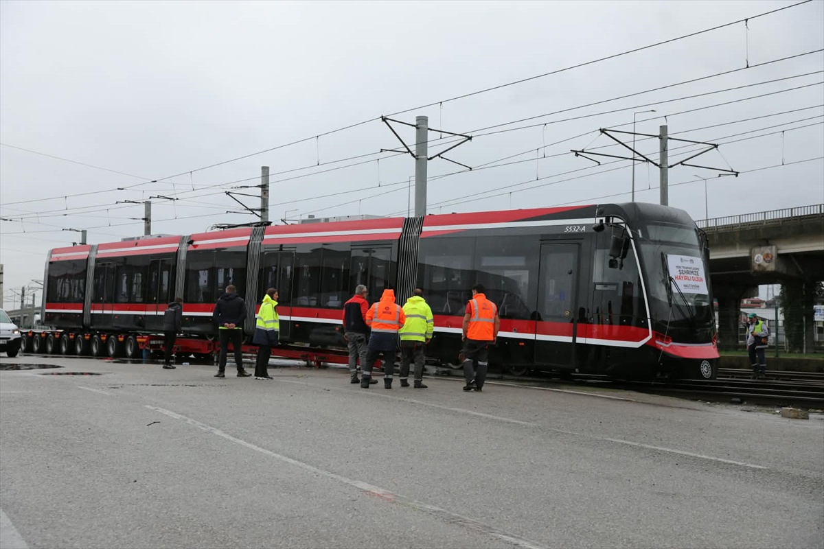 Samsun\'a 12 yeni tramvaydan üçüncüsü ulaştı