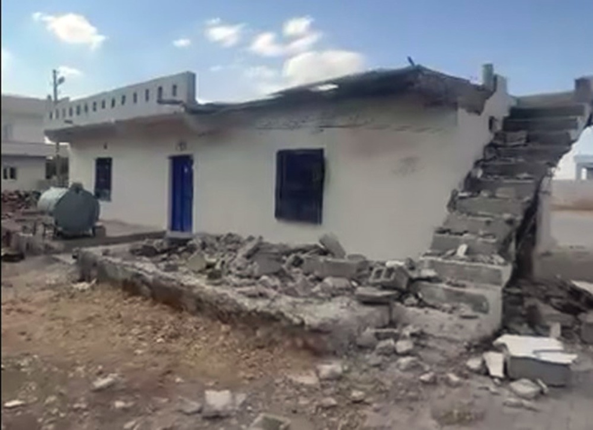 Şanlıurfa\'da 5,4 büyüklüğündeki deprem Hilvan\'da bir evi kullanılamaz hale getirdi