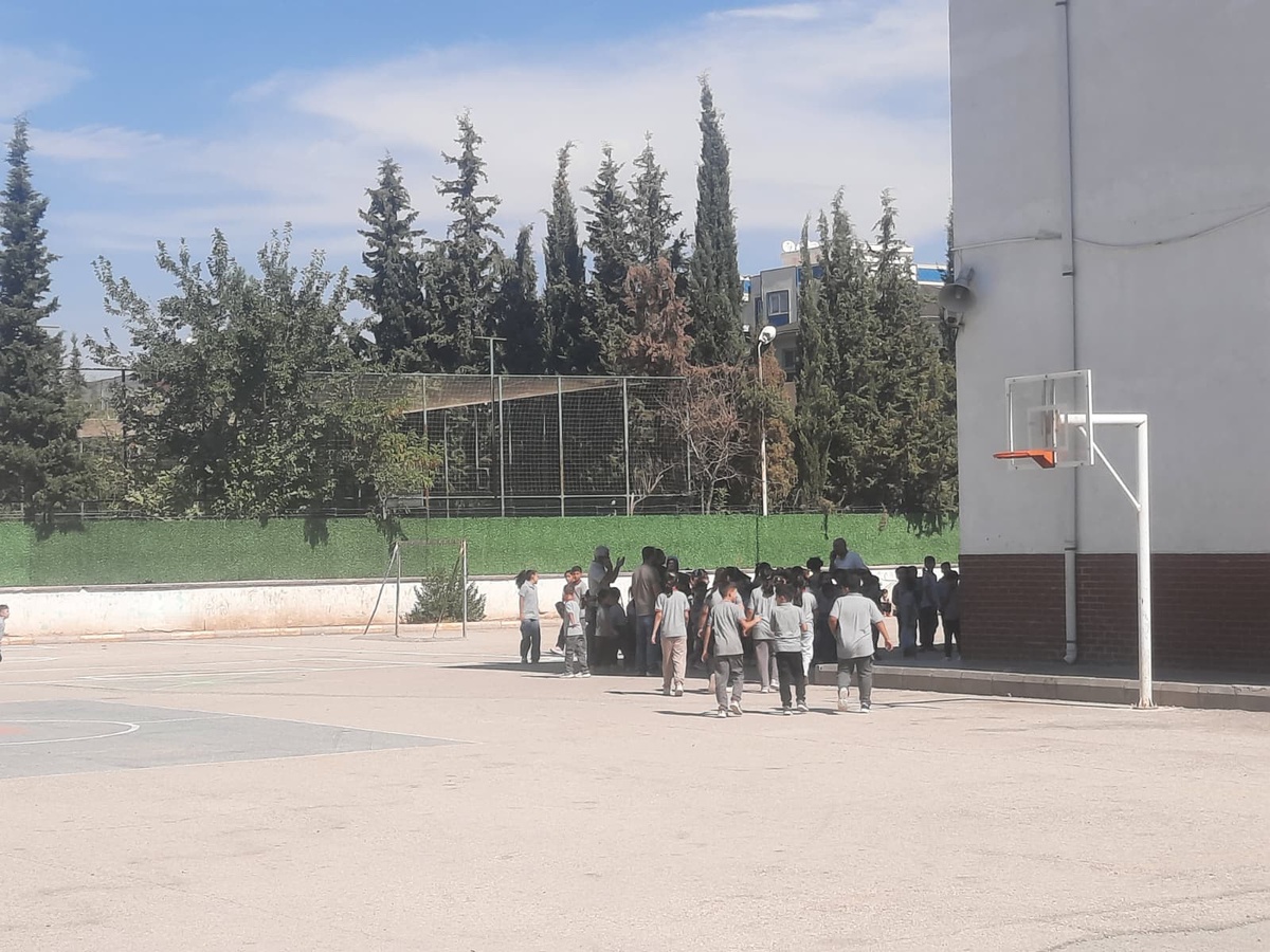 Şanlıurfa Karaköprü\'de 5,4\'lük deprem nedeniyle eğitime 1 gün ara verildi