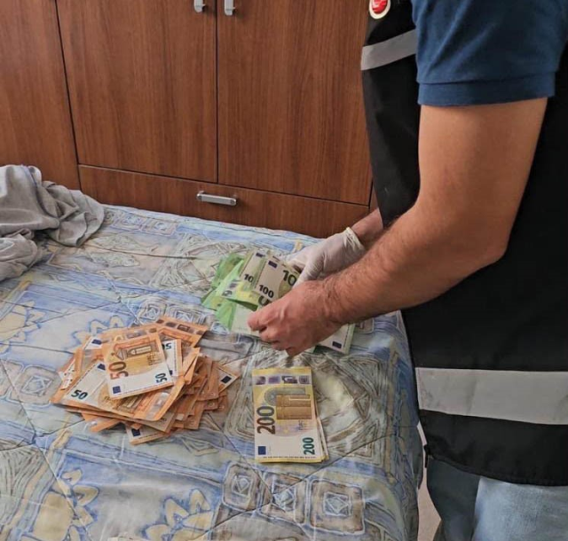 Bodrum Liman Başkanı yat girişlerinde 12 bin euro rüşvet iddiasıyla suçüstü yakalandı