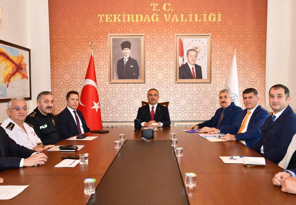 Vali Soytürk, üniversite öğrencilerinin ulaşımını Tekirdağ\'da masaya yatırdı