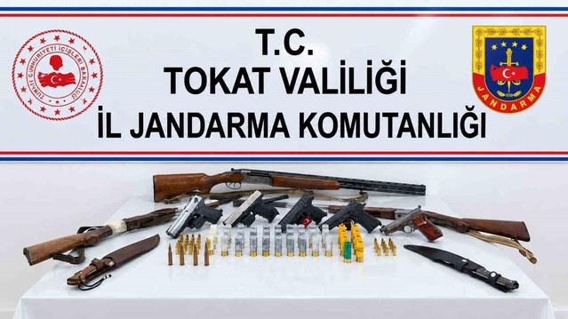 Tokat'ta jandarmanın eş zamanlı silah operasyonunda 11 şüpheli gözaltına alındı