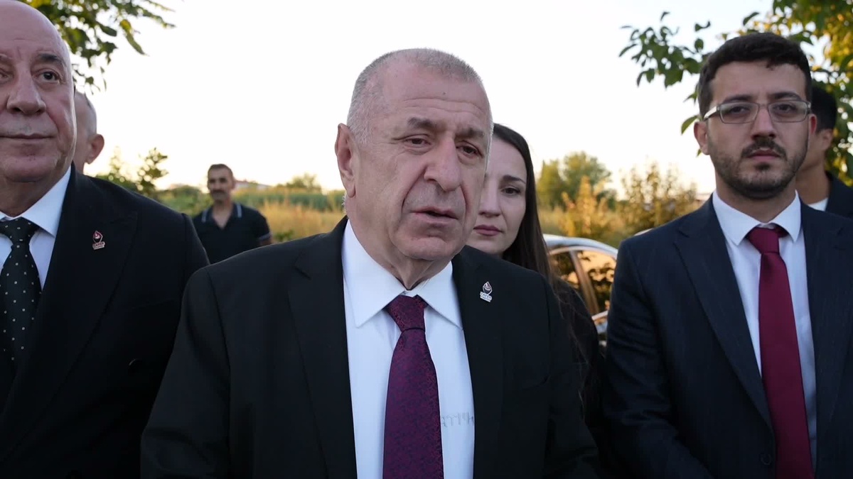 Özdağ, Manisa Turgutlu\'da yaralı öğrenciyi ziyaret etti, üç bakanlığa çağrı yaptı