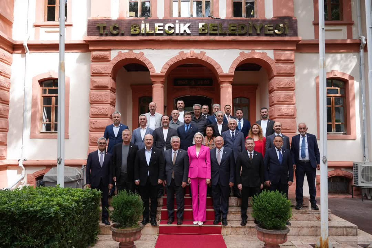 YENİ Partili Çakırözer ve Bakan, Bilecik Belediye Başkanı Subaşı\'yı ziyaret etti