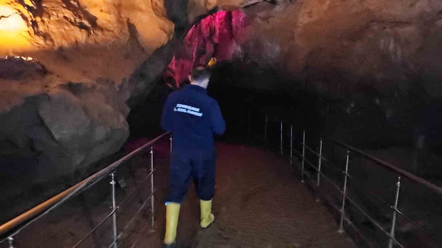 Zonguldak'ta çamurla dolan Gökgöl Mağarası'nda 875 metrelik güzergah temizleniyor
