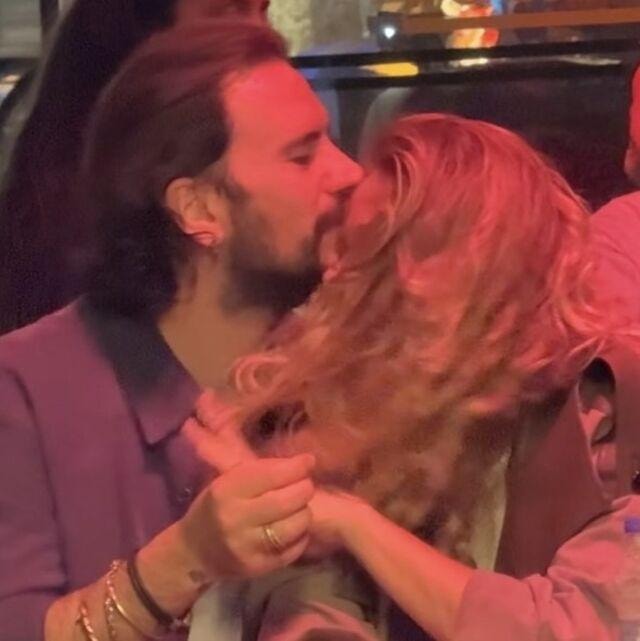 Burcu Biricik önce gözyaşlarına hakim olamadı, ardından dans etti
