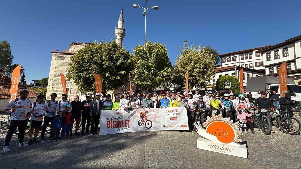 Bisikletçiler Karabük Bisiklet Festivali\'nde Safranbolu rotasında pedal çevirdi