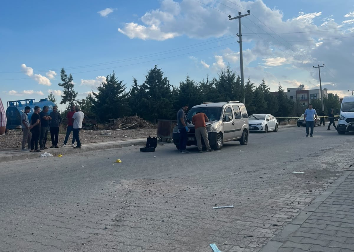 Adıyaman Samsat\'ta iki grubun kavgasında ev ve araç taşlandı, ölen yaralanan olmadı