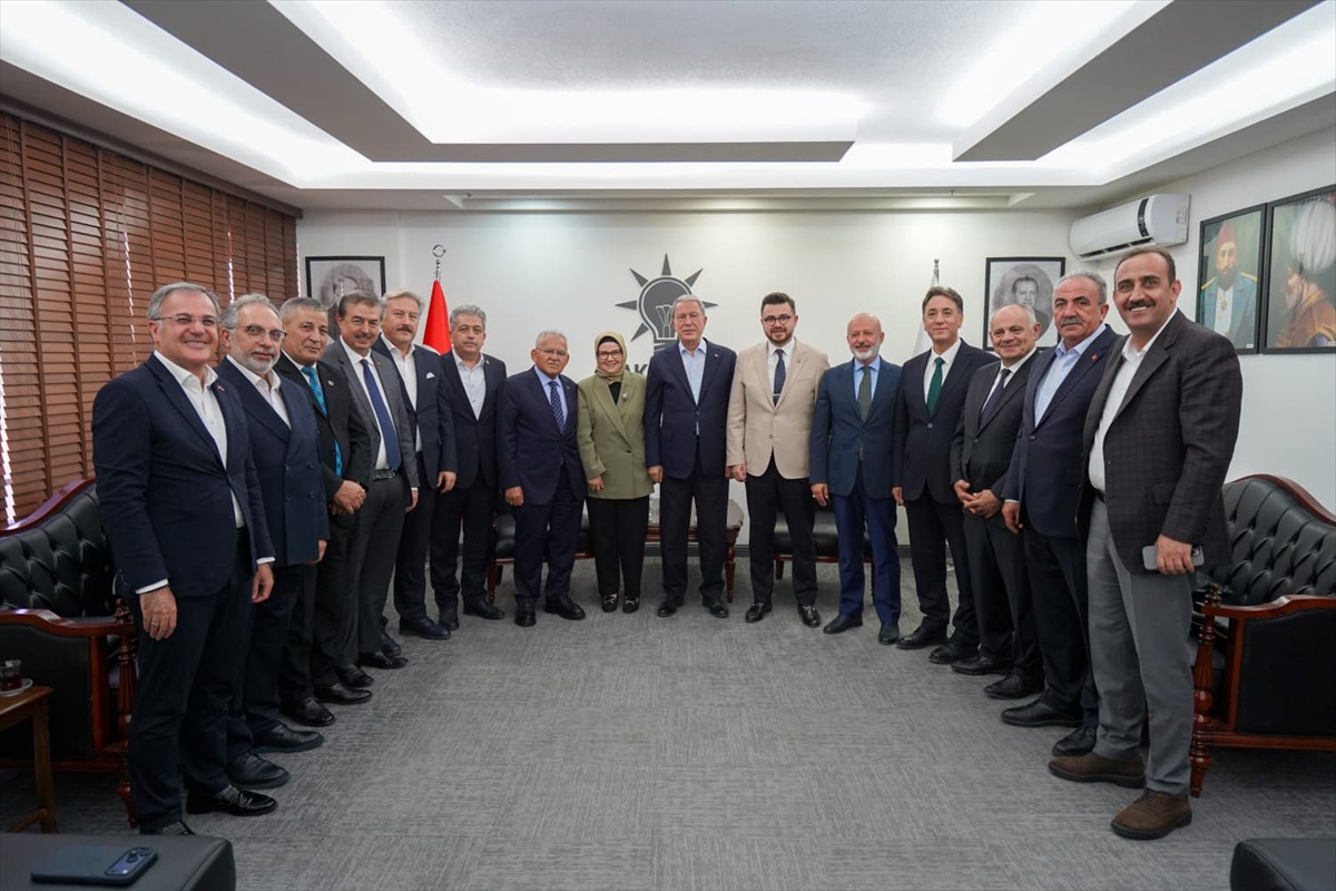 AK Parti Kayseri istişaresine milletvekilleri ve belediye başkanları katıldı
