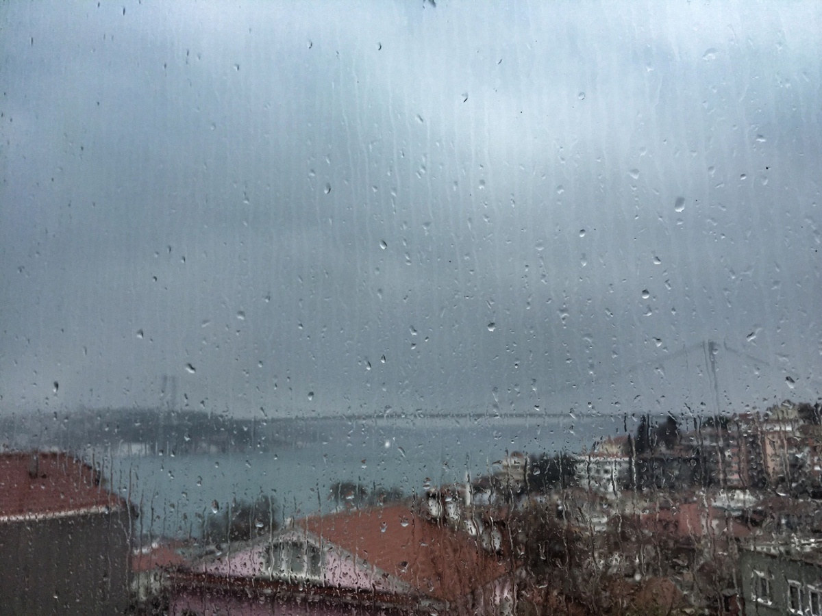 Marmara\'da hava bozuyor: AKOM pazar akşamından itibaren kuvvetli yağış bekliyor