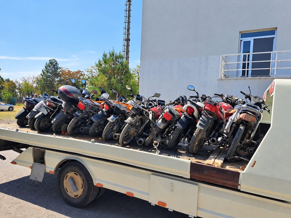 Aksaray Yeşilova\'da denetimde 4 sürücüye ceza kesildi, 16 motosiklet men edildi
