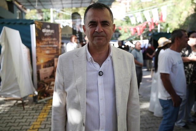Alanya'da keçiboynuzu hasat şenliği yapıldı, 9-10 bin tonluk üretim öne çıktı