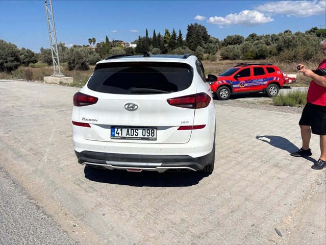 Antalya Manavgat'ta D-400'de otomobil ile motosiklet çarpıştı, 2 kişi yaralandı