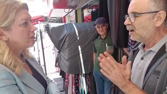 Balıkesir'de esnaf, Asu Kaya'ya 15 liraya çorap satılmadığını anlattı