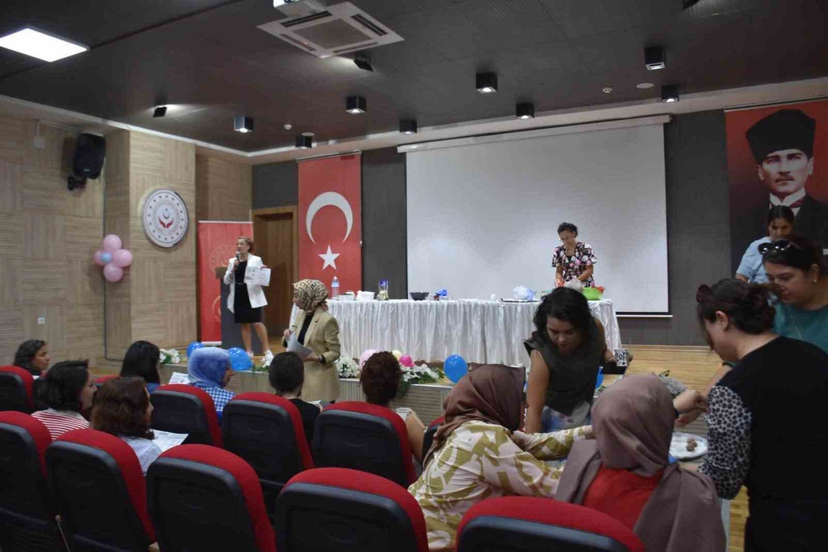 Aydın\'da Dünya Şekere Dikkat Haftası\'nda şekersiz tarifler uygulamalı hazırlandı