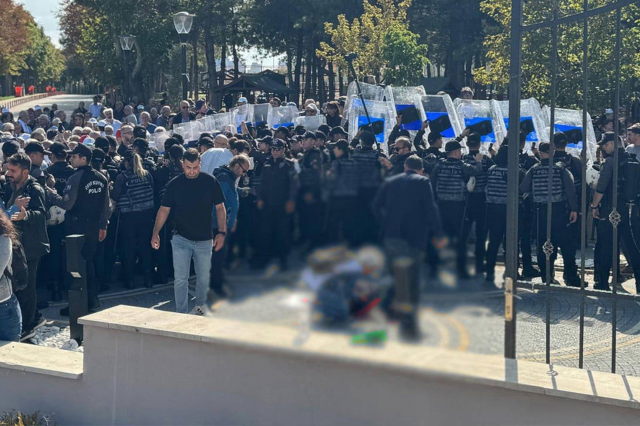 AYM önündeki eylemde acı olay! Emekli polis