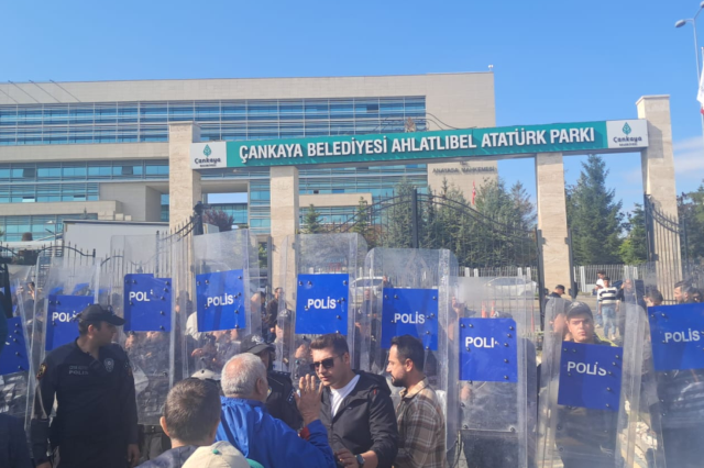 AYM önündeki eylemde acı olay! Emekli polis