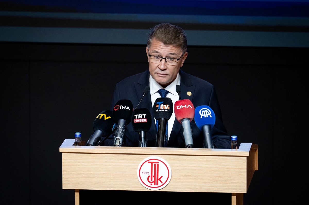 Bakan Ersoy, "94. Dil Bayramı\'nda Türk Diline Hizmet Ödülleri Töreni"nde konuştu: