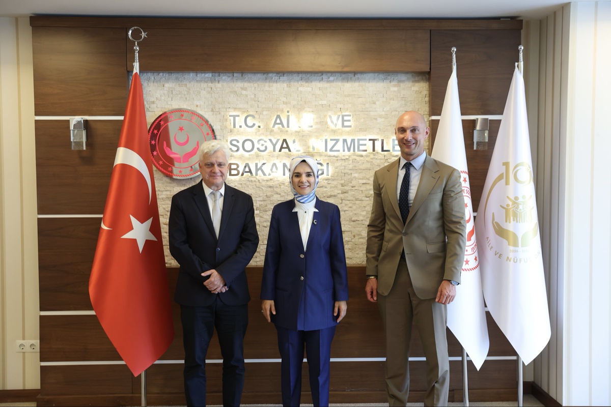 Bakan Göktaş, UNICEF Bölge Direktörü Beigbeder\'le çocuk haklarını görüştü