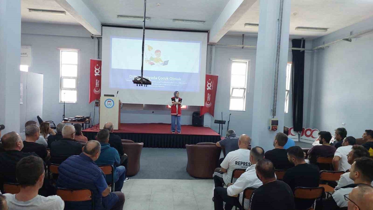 Bandırma Cezaevi\'ndeki hükümlülere bilinçli medya ve kadına şiddet eğitimi verildi