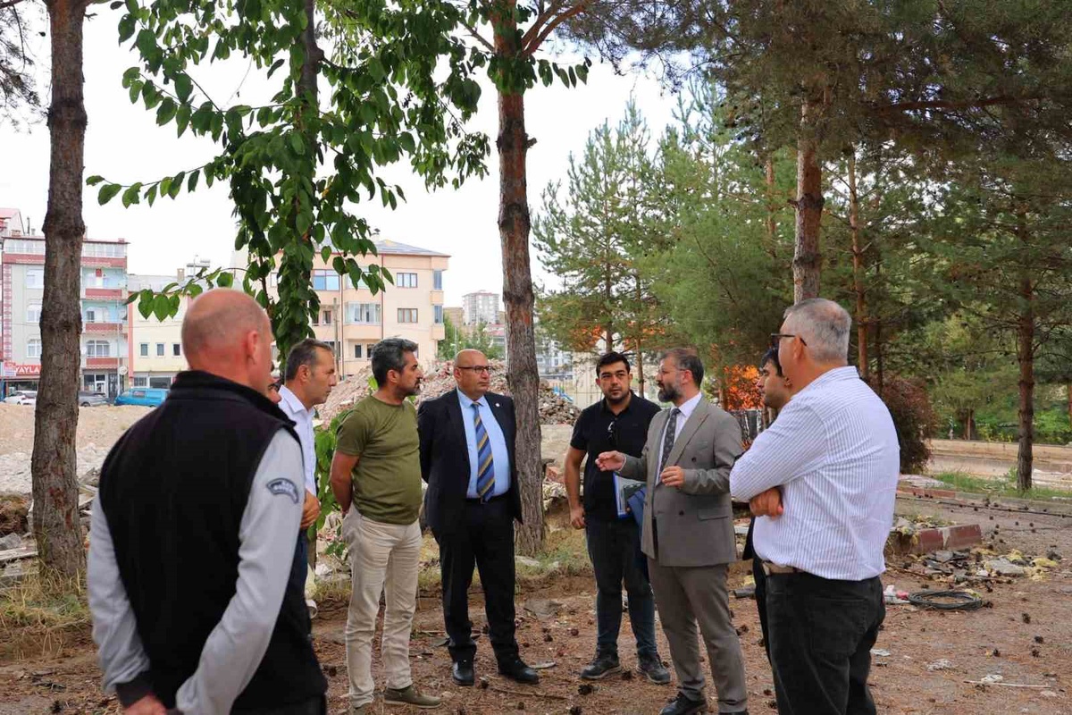 İl Sağlık Müdürü Sivlim, Bayburt\'ta yeni Ağız ve Diş Sağlığı Merkezi için inceleme yaptı