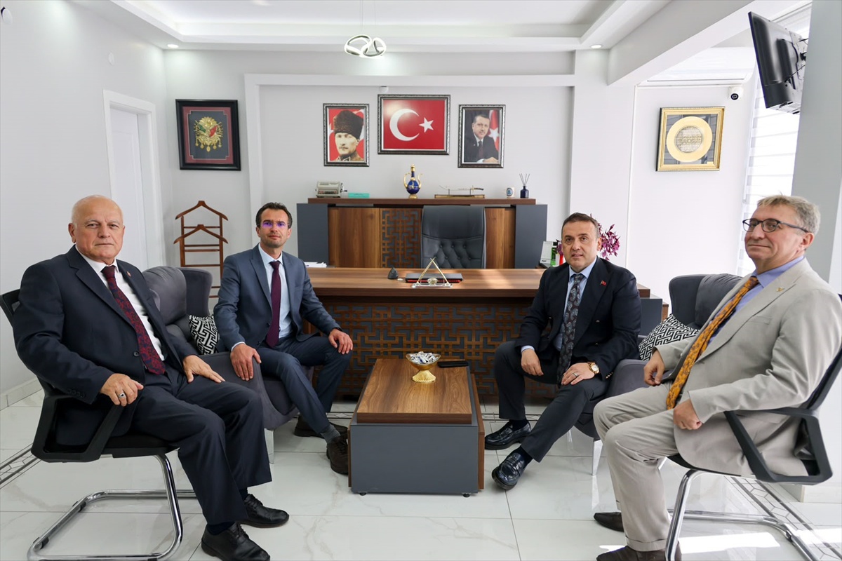 Bilecik Valisi Sözer, Dodurga Belediyesinde çalışmalara ilişkin bilgi aldı