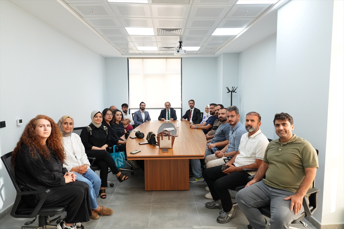 Bingöl\'de diş hastanesi hasta kabulüne başladı, ilk hasta Rektör Çelik oldu