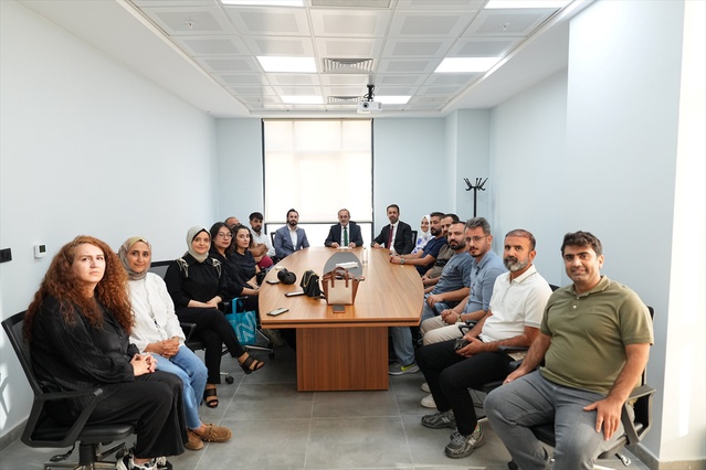Bingöl'de diş hastanesi hasta kabulüne başladı, ilk hasta Rektör Çelik oldu