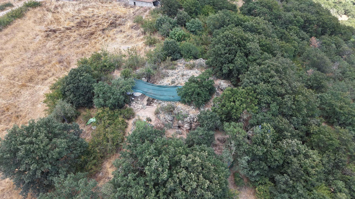 Çanakkale Çan\'daki 86 bin yıllık İnkaya Mağarası\'nda yeni giriş için kazı sürüyor