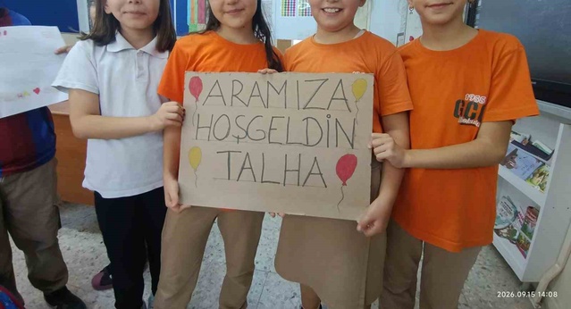 Denizli Buldan'da Talha, lösemi tedavisini tamamlayıp okulunda törenle karşılandı