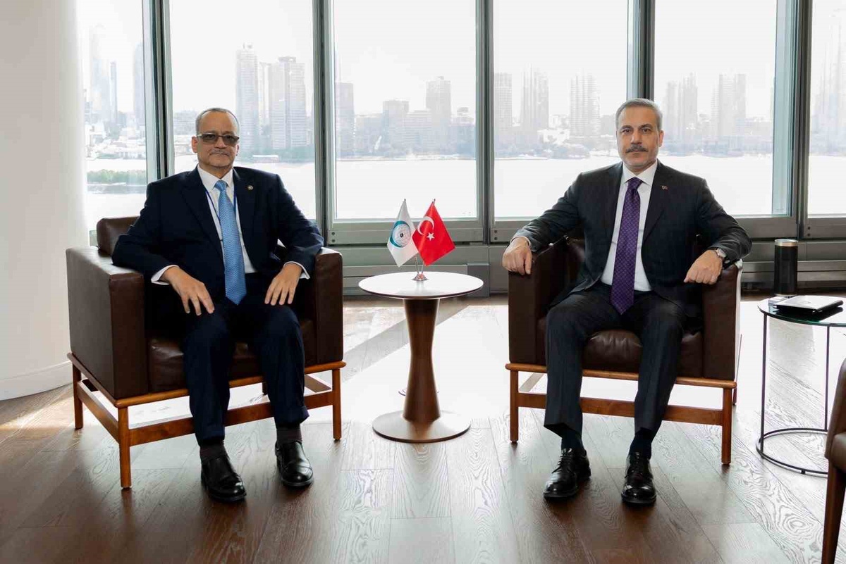 Bakan Fidan, BM 81. Genel Kurulu marjında İİT Genel Sekreteri Ahmed ile görüştü