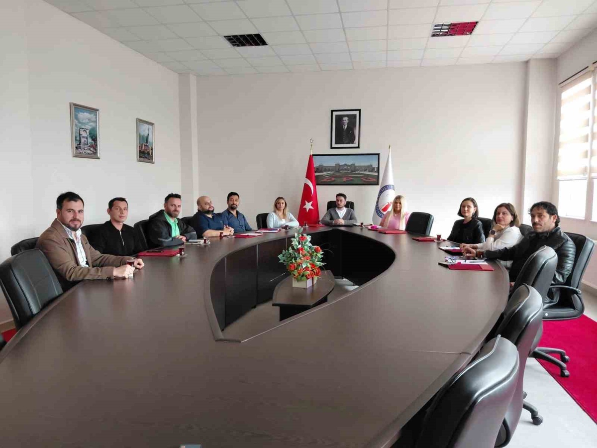 DPÜ Emet MYO akademik kurulu, Müdür Yazıcı başkanlığında güz dönemini değerlendirdi