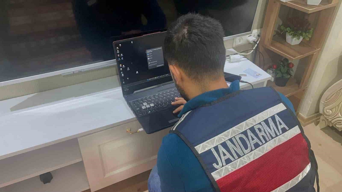 Dragon Hackerz sorgu panelinin yöneticilerine operasyon, 2 şüpheli gözaltına alındı