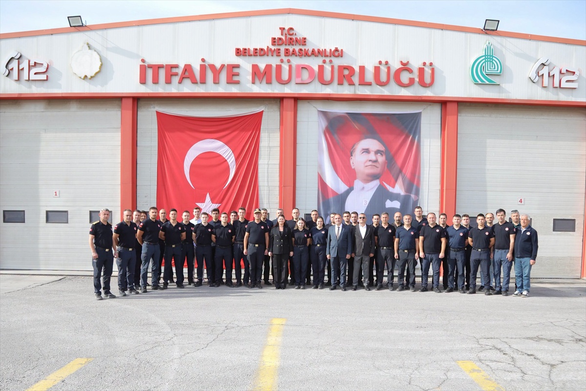 Edirne Belediye Başkanı Gencan, İtfaiye Haftası\'nda itfaiyecilerle buluştu