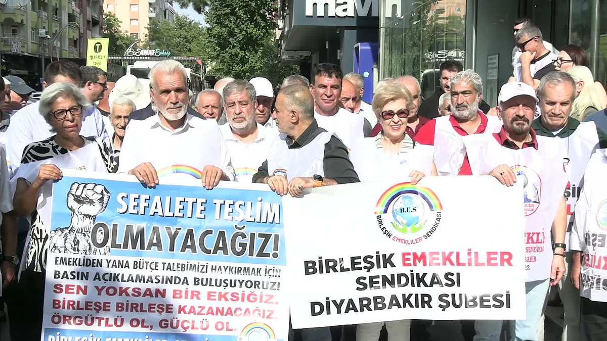 Diyarbakır\'da emekli örgütleri 8 bin 77 liralık seyyanen zam için AYM kararı bekliyor