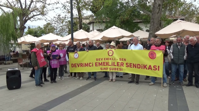 Emekliler Sinop, Artvin, Hopa ve Bilecik Bozüyük'te zam ve adalet için eylem yaptı