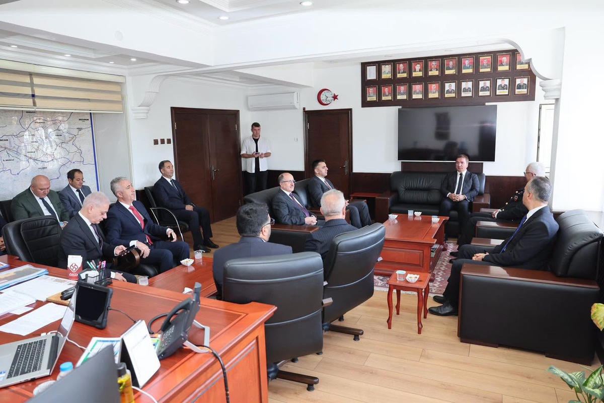 Erzincan Valisi Aydoğdu, kayınvalidesi ölen Jandarma Komutanı\'na başsağlığı diledi