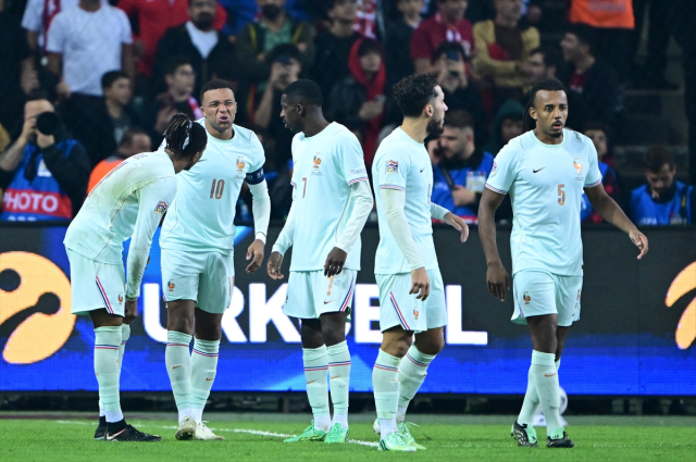 Golünü atan Mbappe sakatlandı