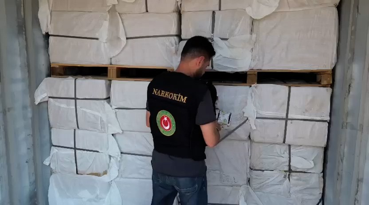 Ticaret Bakanlığı, Mersin\'de 3 operasyonda 1 ton 716,5 kilo pregabalin ele geçirdi