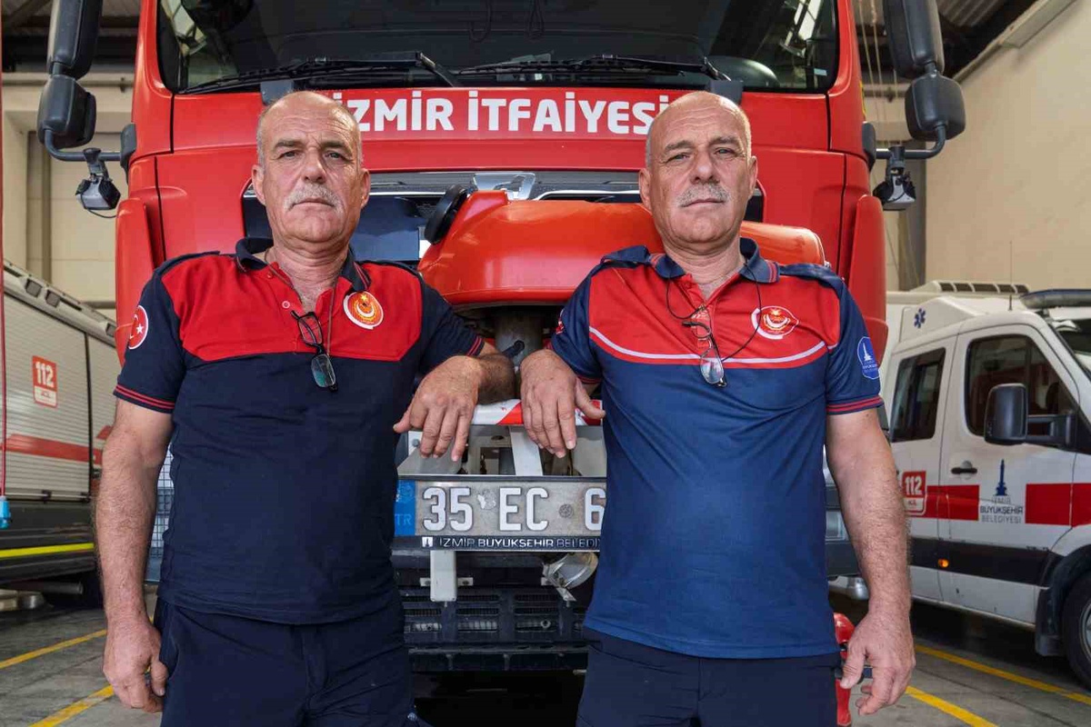 İzmir\'de ikiz itfaiyeciler 33 yıldır omuz omuza görev yapıyorlar