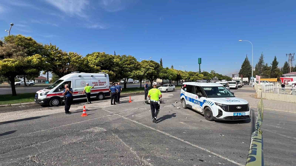 Polis ekip aracına çarpan motosikletteki 2 kişi Kahramanmaraş\'ta yaralandı