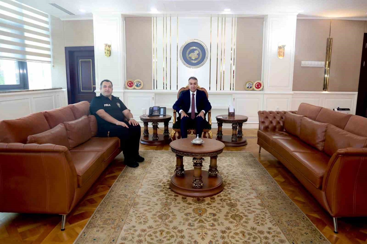 Karabük Valisi Çağatay, Emniyet Müdürü Tınmazol\'a teşkilata destek sözü verdi