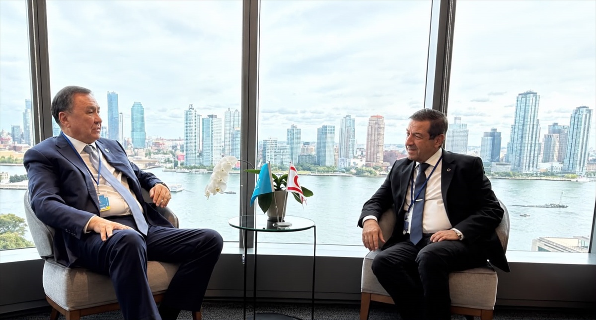 Ertuğruloğlu, New York\'ta TDT Genel Sekreteri Ömüraliyev\'e başarılar diledi