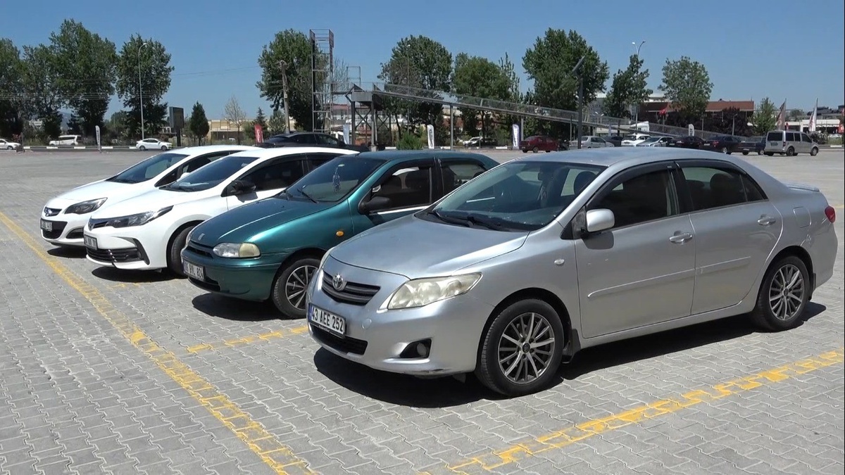 Kütahya\'da kayıtlı araç sayısı ağustosta 294 bin 30 oldu, otomobil 132 bin 875\'e ulaştı