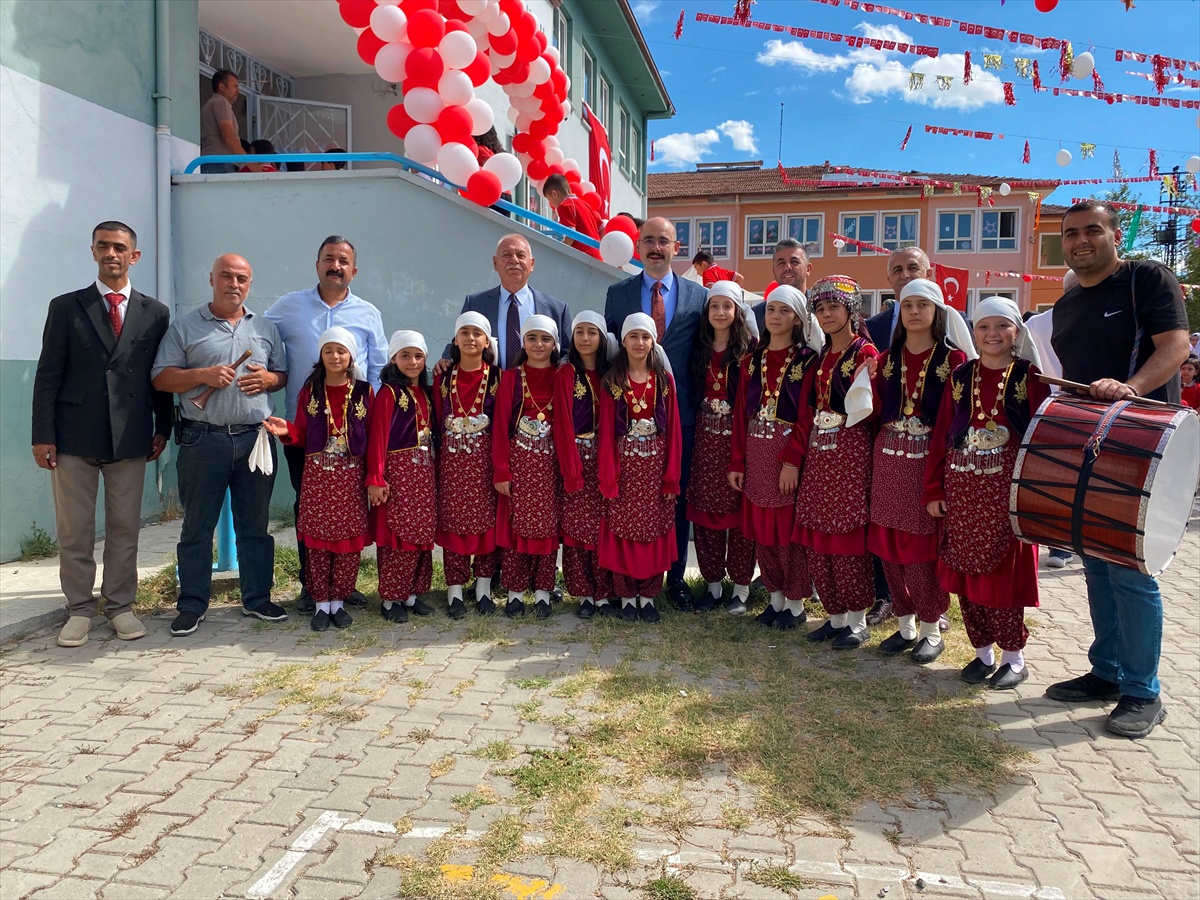 Doğanşehir\'de İlköğretim Haftası kutlandı, Kaymakam Sungur başarı diledi
