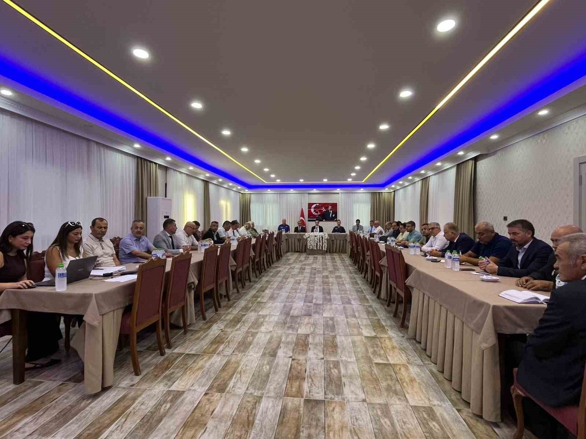 Mersin Bozyazı\'da okul ve çevresi güvenliği Kaymakam başkanlığında görüşüldü
